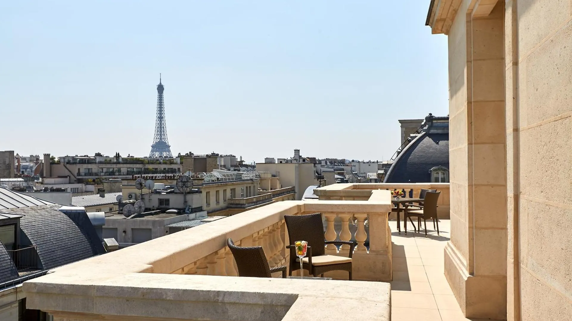Hotel Raphael