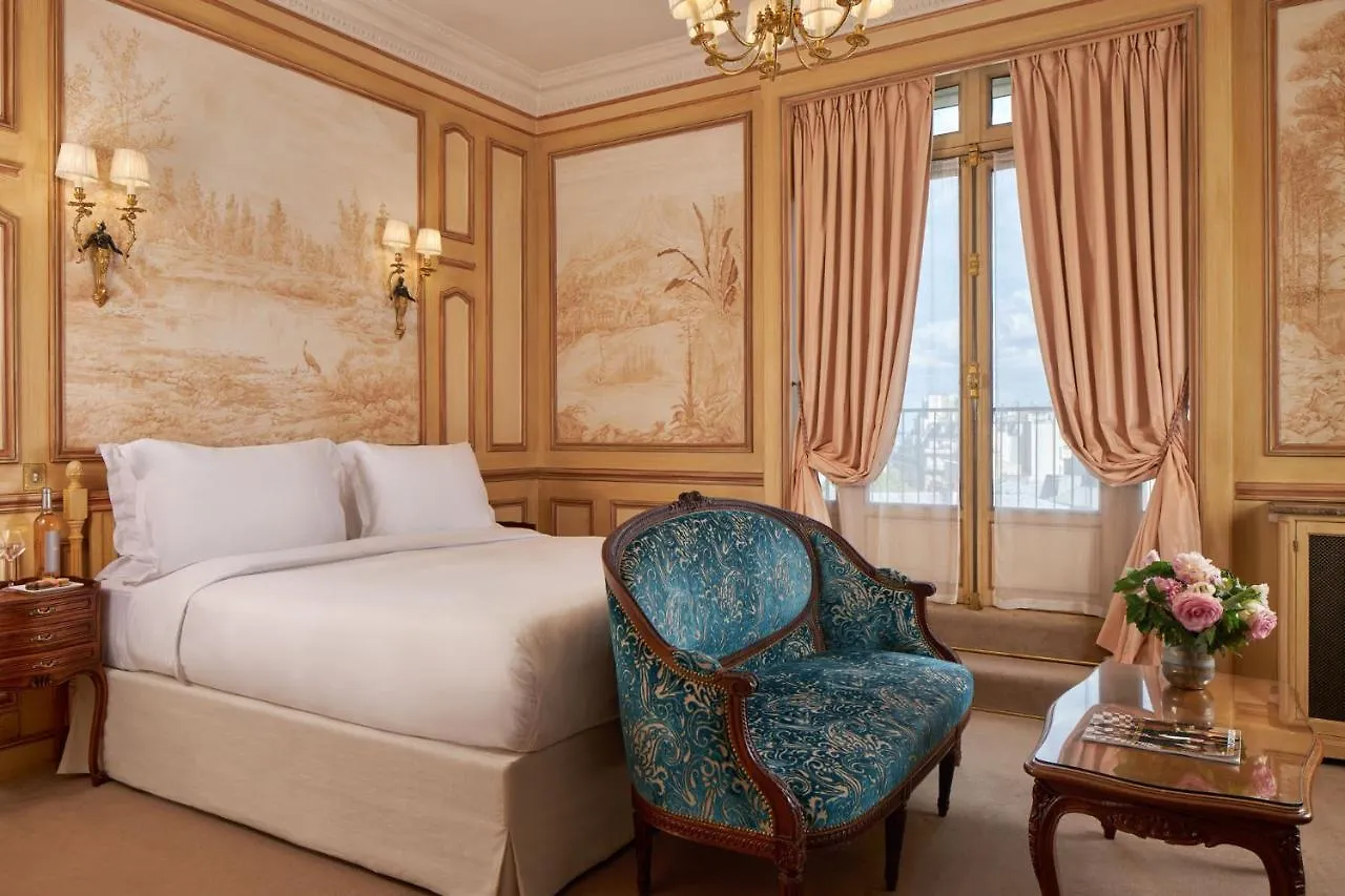 Hotell Raphael 5*