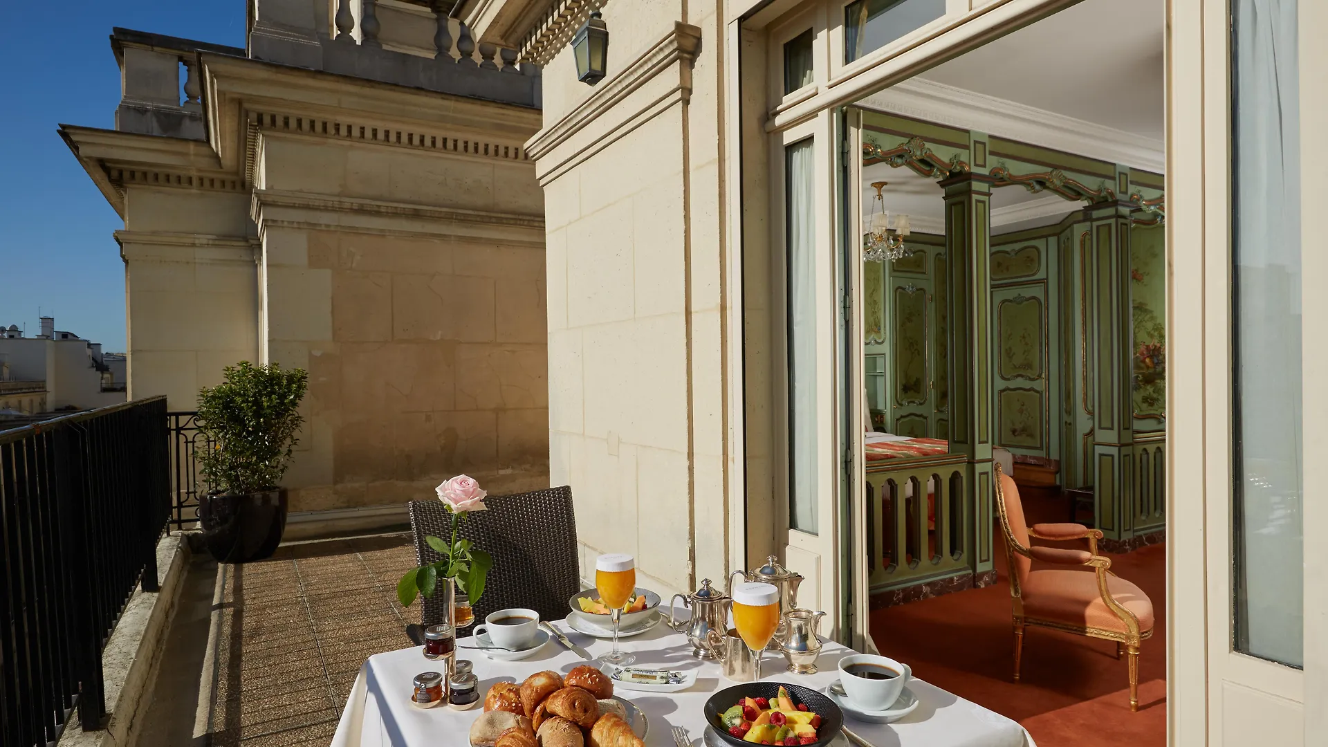 Hotel Raphael