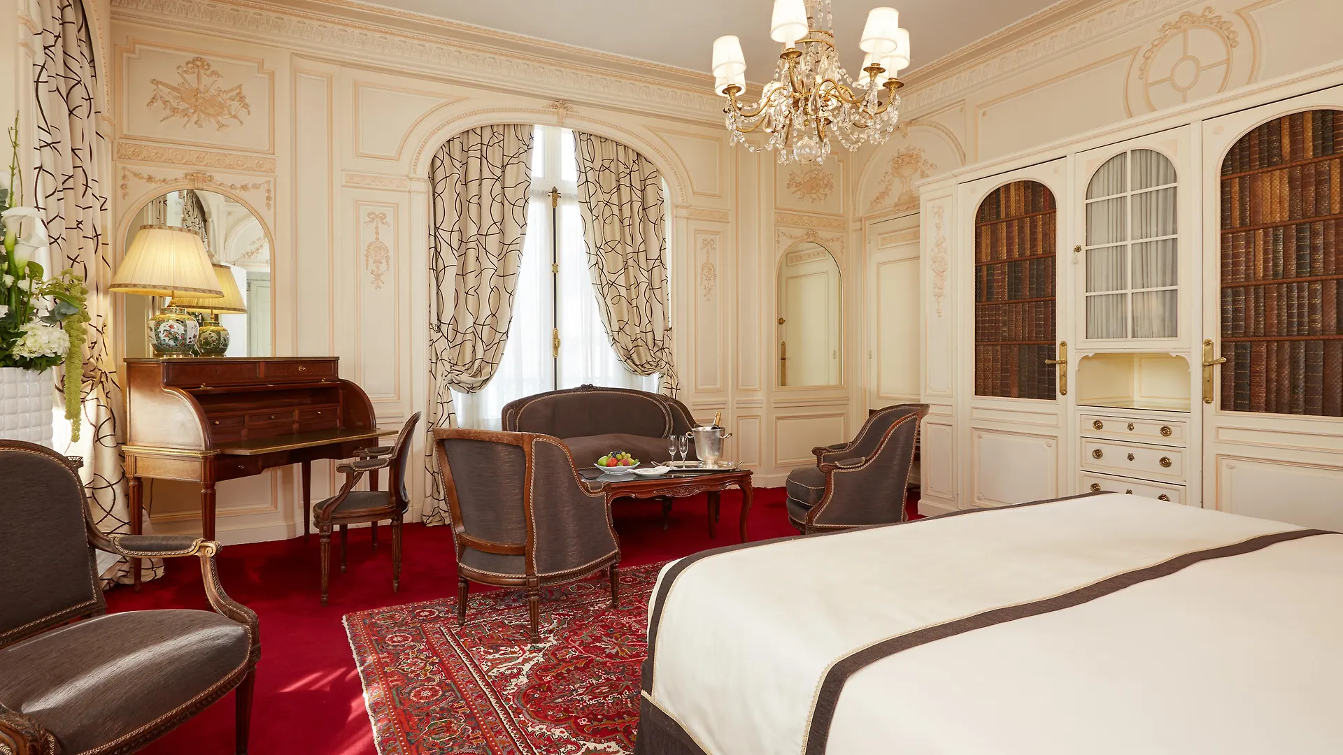 Raphael 5* Paris