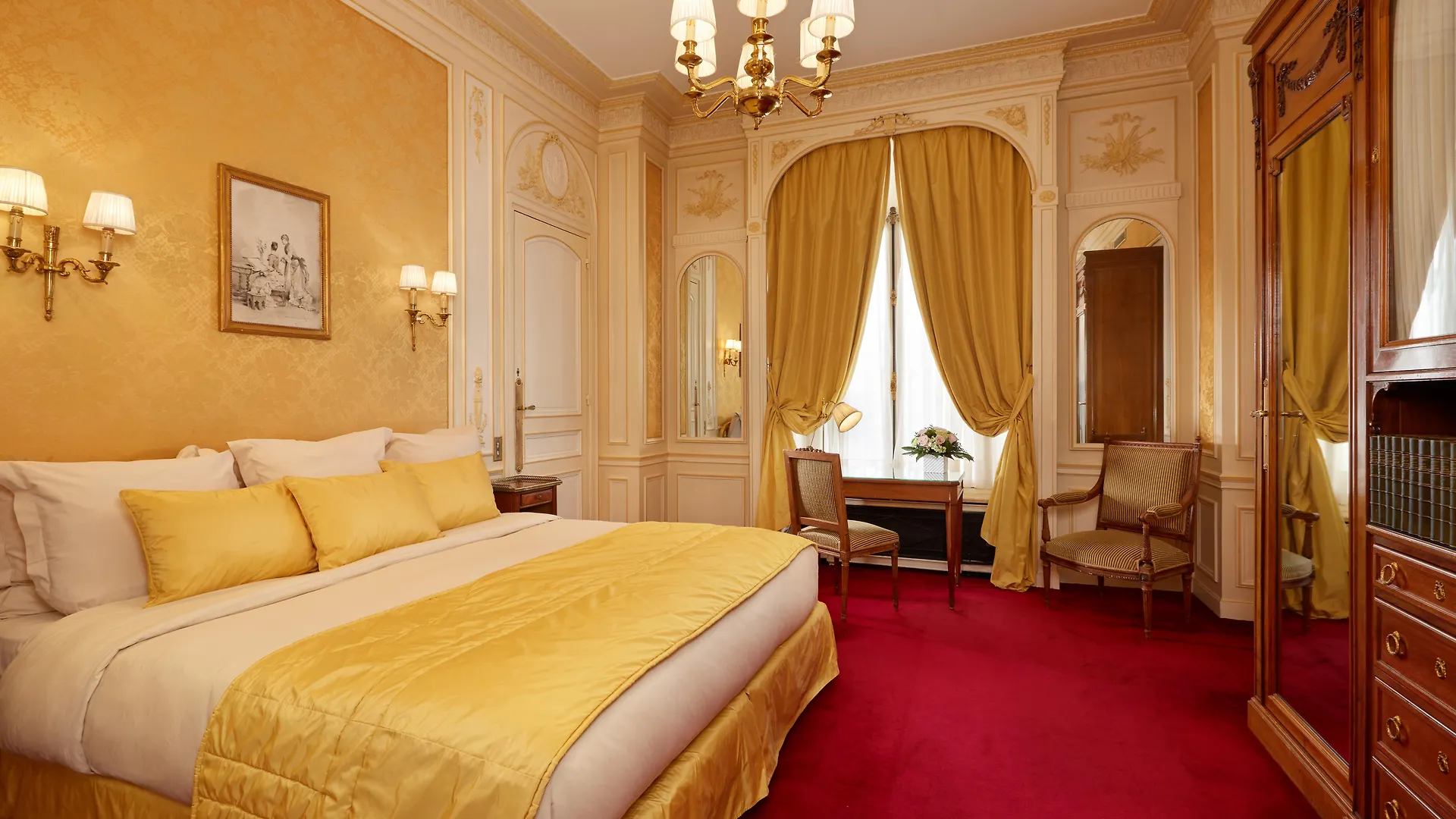 Hotel Raphael